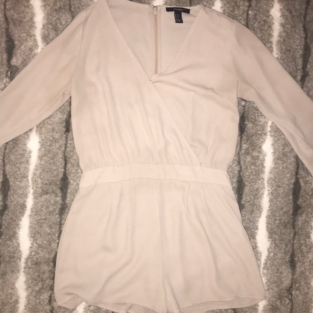 Long sleeve beige/light grey chiffon romper.